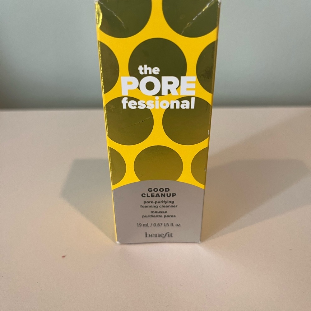 Benefit The POREfessional Good Cleanup Foaming Cleanser - Yellow and Gray